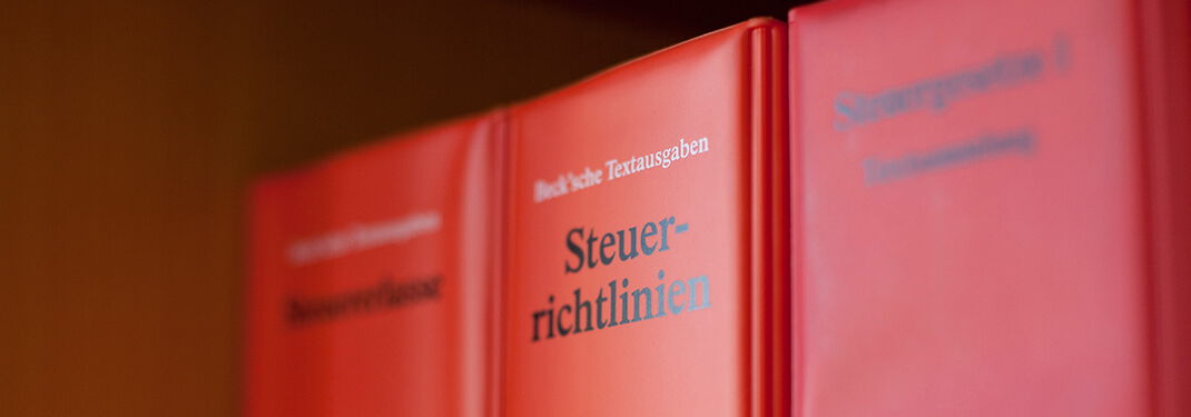 Eine Reihe von Büchern über Steuerrichtlinien